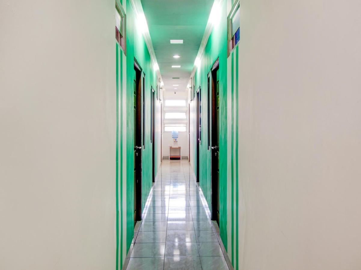 Oyo 3750 Elder Guest House Bandung Buitenkant foto